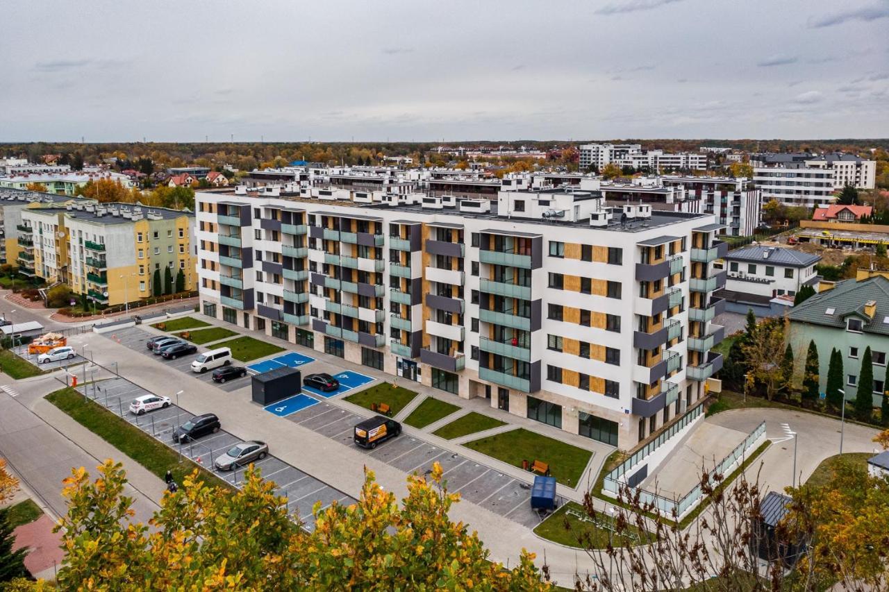 Warsaw Apartments White Exterior photo